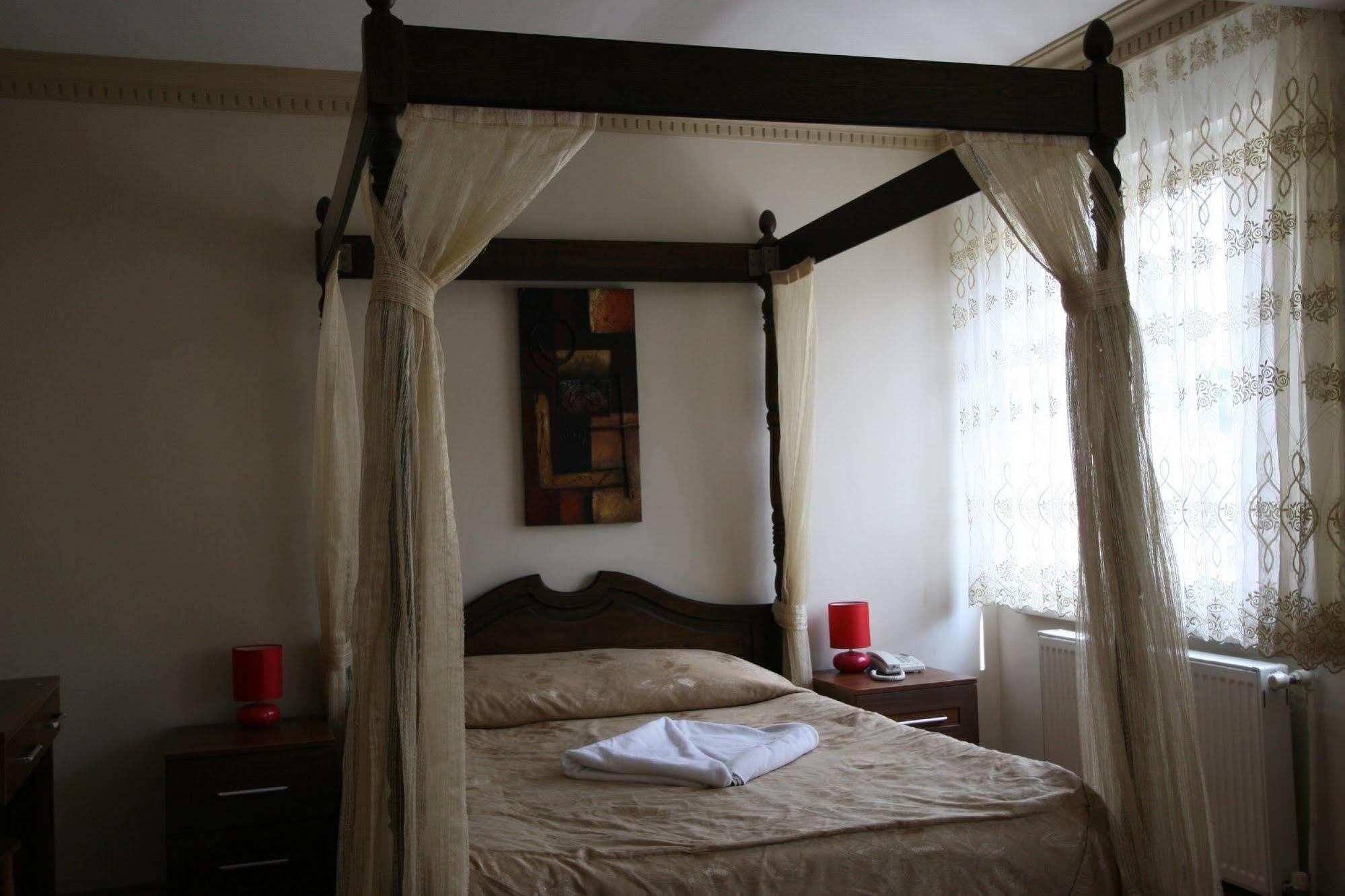 Hanedan Hotel